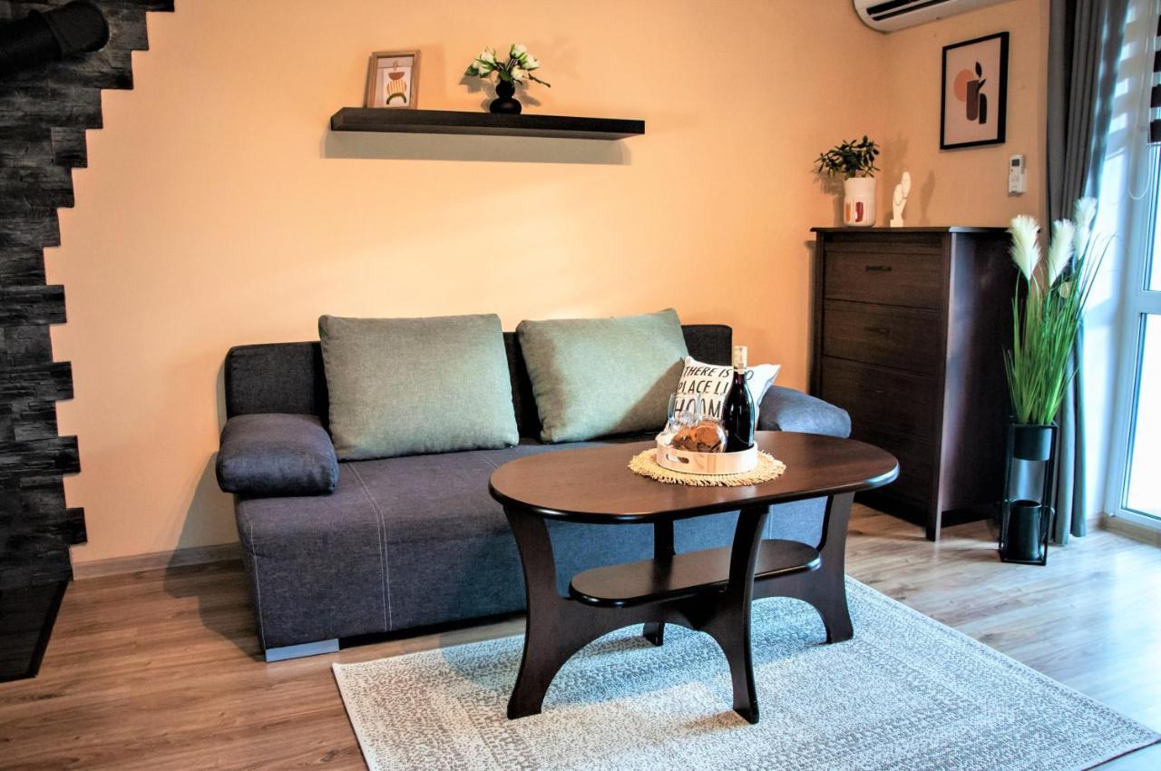 Apartament "Klimatycznie" - Przytulny, 4-Osobowy, Jelenia Gora, Cieplice Εξωτερικό φωτογραφία